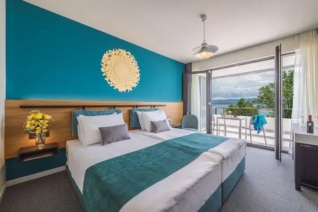 Superior Tek Büyük veya İki Ayrı Yataklı Oda, 1 Büyük (Queen) Boy Yatak, Kısmi Deniz Manzaralı