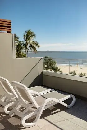 One Bedroom Beachfront Rooftop Terrace Apartment