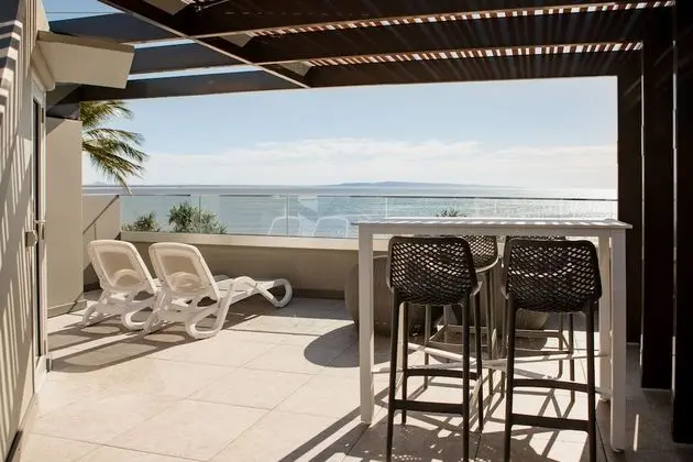 One Bedroom Beachfront Rooftop Terrace Apartment