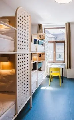 Ortak Ranzalı Oda, Karma Ranzalı Oda (1 Bed in a 6-Bed Dorm)