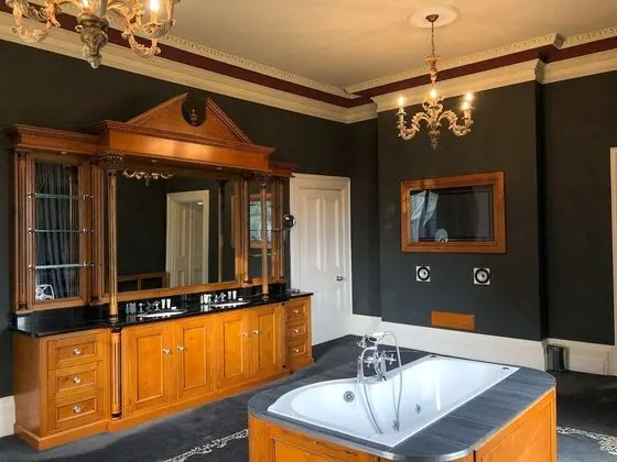 Luxury Tek Büyük Yataklı Oda