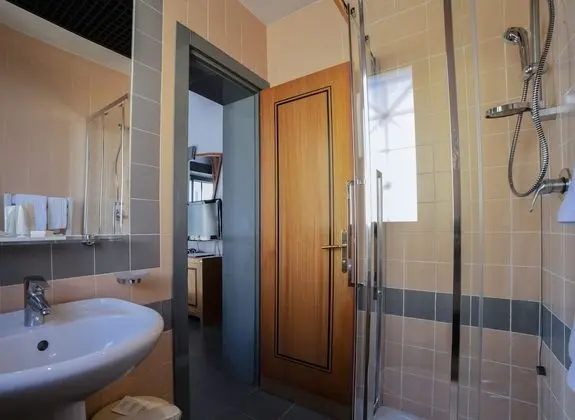 Classic Tek Büyük Yataklı Oda