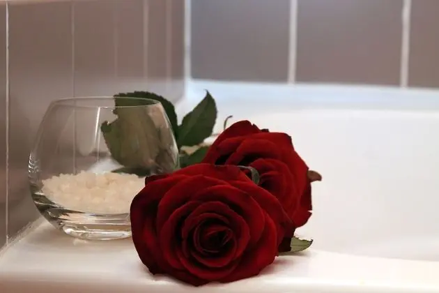 Classic Tek Büyük Yataklı Oda, Kısmi Deniz Manzaralı