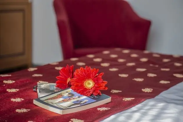 Classic Tek Büyük Yataklı Oda, Kısmi Deniz Manzaralı