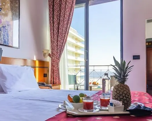 Classic Tek Büyük Yataklı Oda, Kısmi Deniz Manzaralı