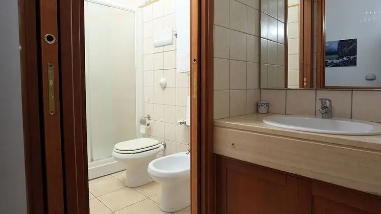 Stüdyo, Havuz Kenarı