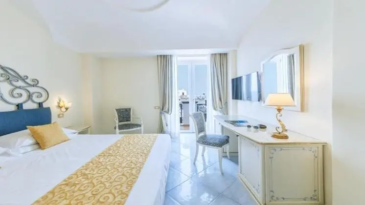 Superior Tek Büyük Yataklı Oda, Balkon, Deniz Manzaralı