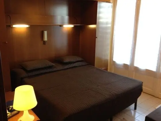 Standard Tek Büyük Yataklı Oda