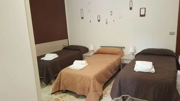 Üç Kişilik Oda