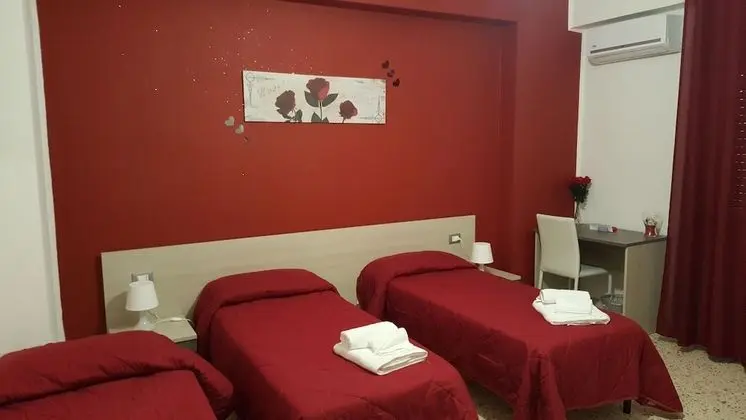 Üç Kişilik Oda