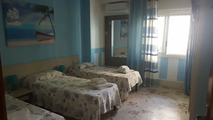 Üç Kişilik Oda