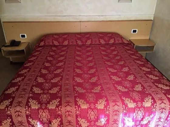 Üç Kişilik Oda (1 Double Bed + 1 Single Bed)