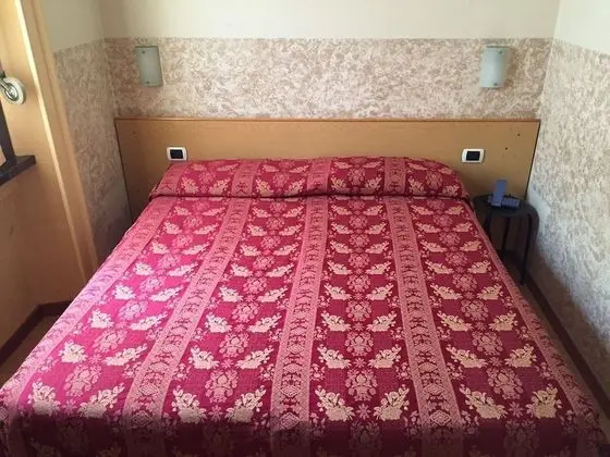 Üç Kişilik Oda (1 Double Bed + 1 Single Bed)