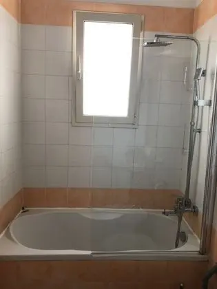 Basic Tek Büyük veya İki Ayrı Yataklı Oda