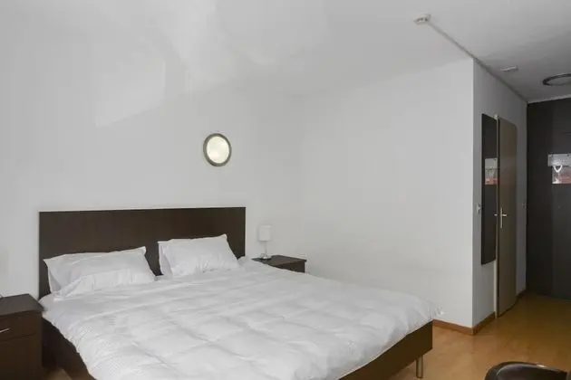Basic Tek Büyük Yataklı Oda