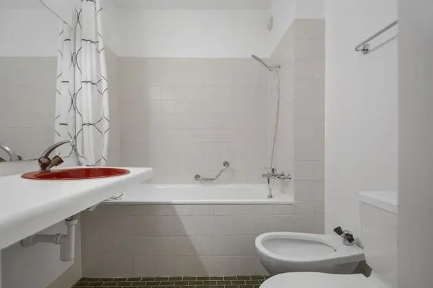 Basic Tek Büyük Yataklı Oda