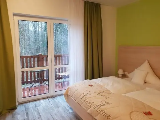 Comfort Tek Büyük Yataklı Oda, Balkon, Bahçe Manzaralı
