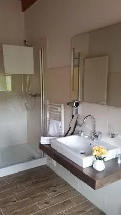 Comfort Tek Büyük Yataklı Oda, Balkon, Bahçe Manzaralı