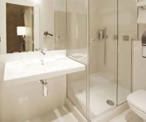 Comfort Tek Büyük veya İki Ayrı Yataklı Oda