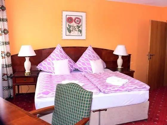 Tek Büyük veya İki Ayrı Yataklı Oda