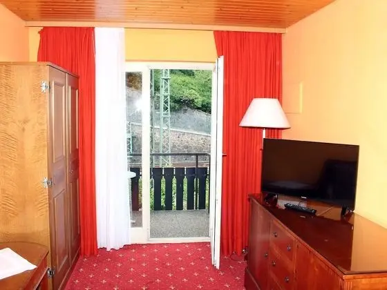 Tek Büyük Yataklı Oda, Balkon