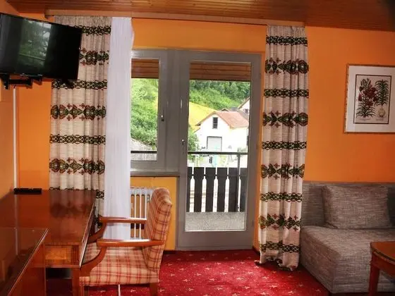 Tek Büyük Yataklı Oda, Balkon