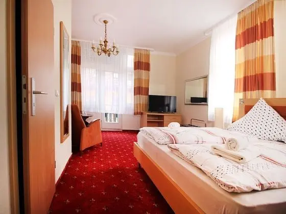 Tek Büyük Yataklı Oda, Balkon