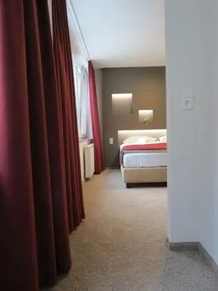 Üç Kişilik Oda, 2 Yatak Odası