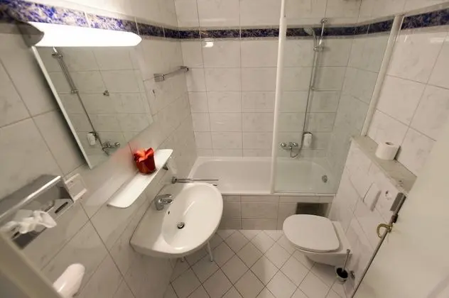 Comfort Tek Büyük Yataklı Oda