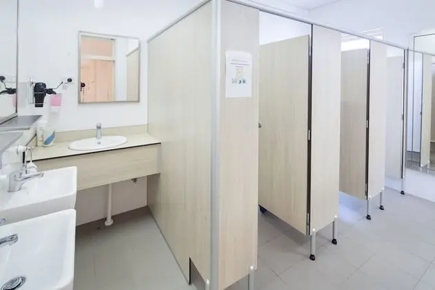 Tek Büyük Yataklı Oda, Ortak Banyo