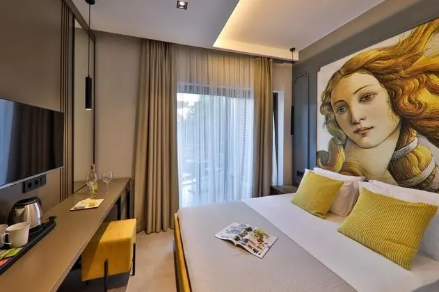 Bahçe Katı Standart Oda, Bahçe Manzaralı, Balkonlu