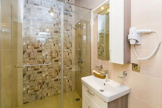 Comfort Tek Büyük veya İki Ayrı Yataklı Oda