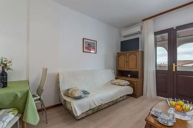 Apart Daire (Neva - great location - A3 prvi kat d)