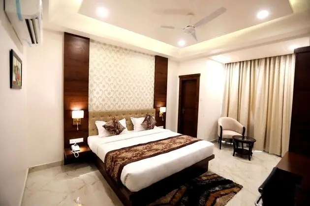 Luxury Oda