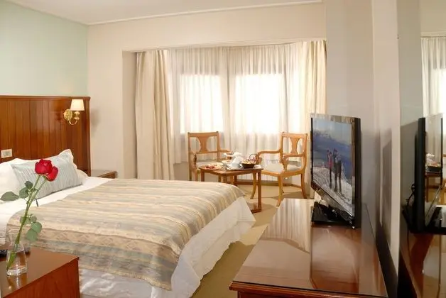 Junior Süit, Tek Büyük (Queen) Boy Yataklı