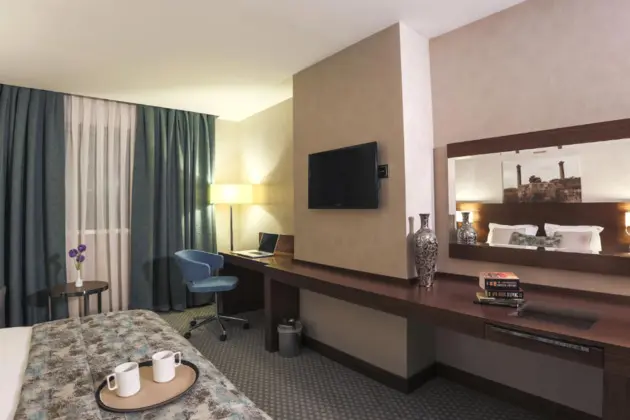 Standart Oda, Şehir Manzaralı
