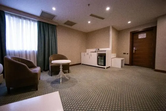 Triple, Şehir Manzaralı