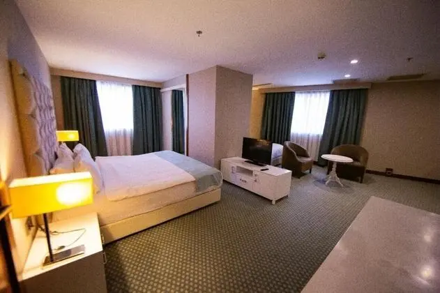 Triple, Şehir Manzaralı