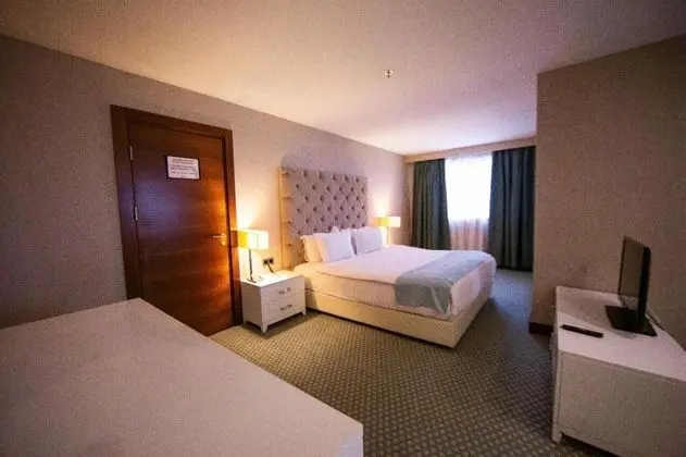 Triple, Şehir Manzaralı