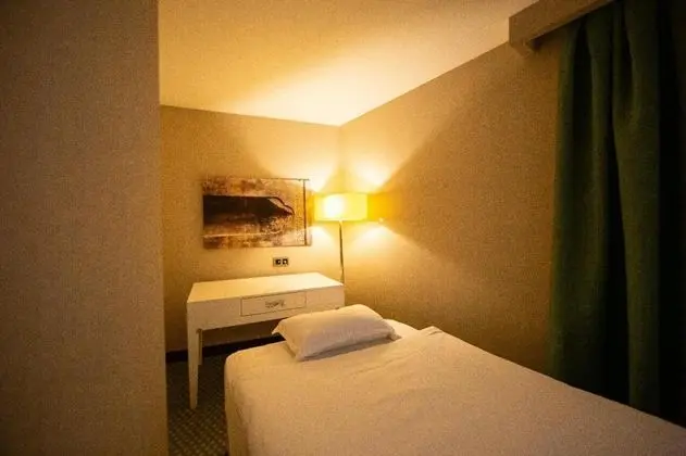Triple, Şehir Manzaralı