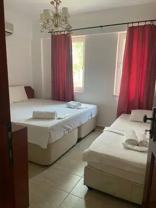 Triple,bahçe Veya Sokak Manzaralı,2. Kat