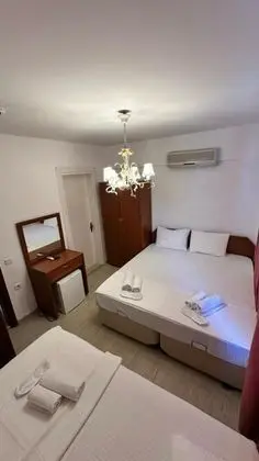 Triple,bahçe Veya Sokak Manzaralı,2. Kat