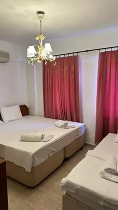 Triple,Bahçe veya Sokak Manzaralı,2. Kat