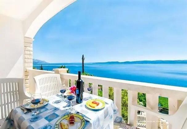 Apart Daire (Neve - 100 m from pebble beach - A1(4)