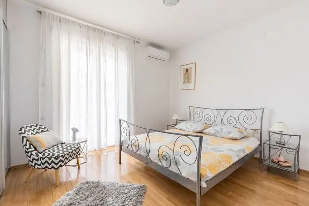 Apart Daire (Neven - comfortable & great location )