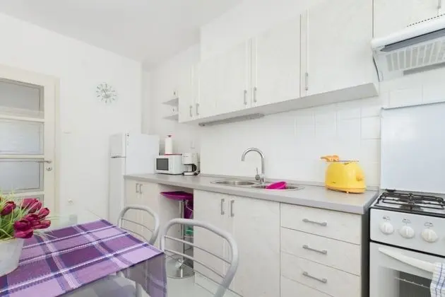 Apart Daire (Neven - comfortable & great location )