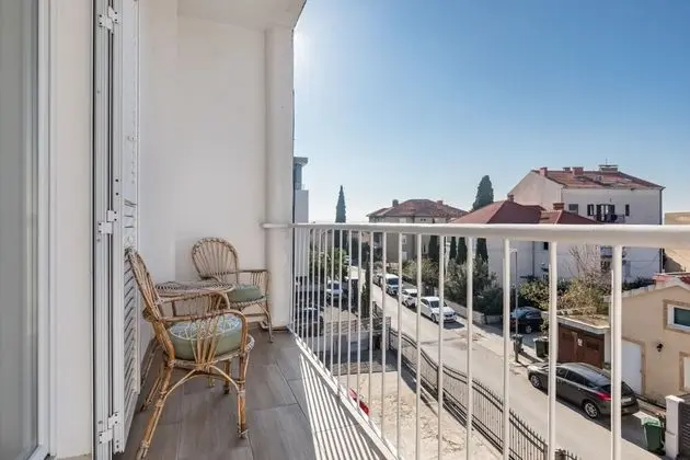 Apart Daire (Neven - comfortable & great location )