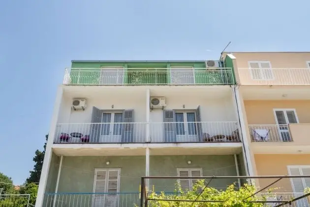 Apart Daire (Neven - comfortable & great location )