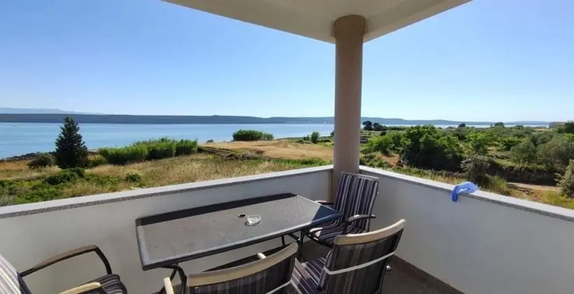 Apart Daire (Neven - economic apartment close to s)