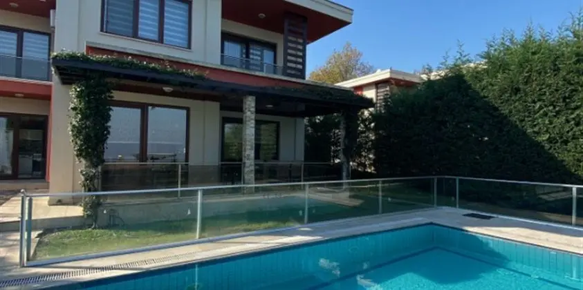 Villa Deluxe Nevras